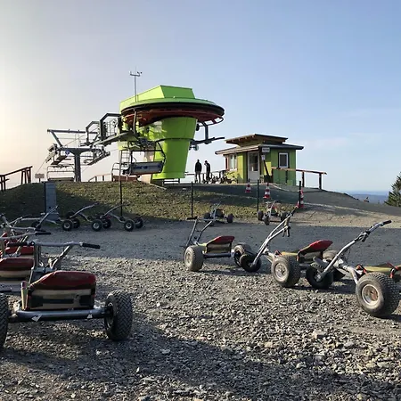 Hemlock, Mit Balkon *