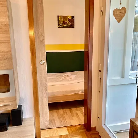 Apartment Hemlock, Mit Balkon