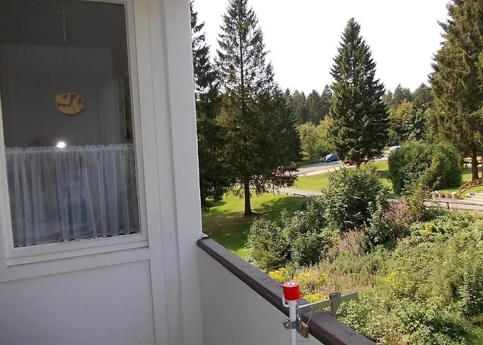 Hemlock, Mit Balkon Daire