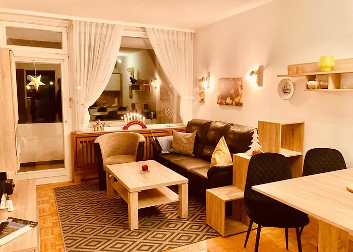 Hemlock, Mit Balkon Daire *