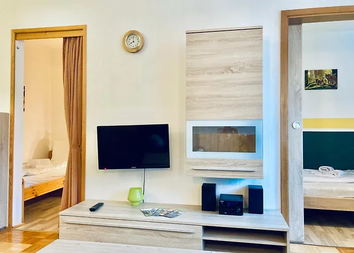 Hemlock, Mit Balkon Daire Goslar